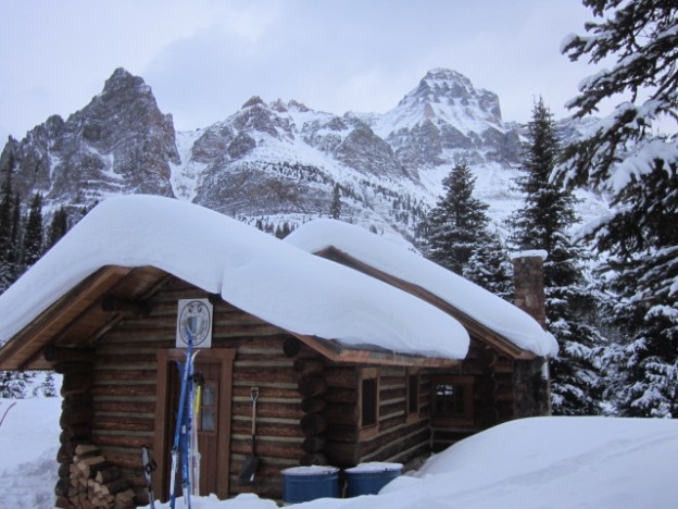 A Writer, A Club, and the Elizabeth Parker Hut - Time.Travel.Trek.